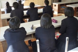 Japanese high school issues letter to tell students to take care about suicide.